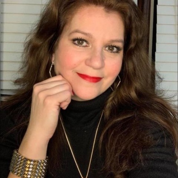 Meet your Posher, Kimberly - Picture 1 of 1